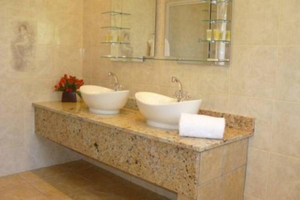 Kimberley Manor Guesthouse Екстериор снимка